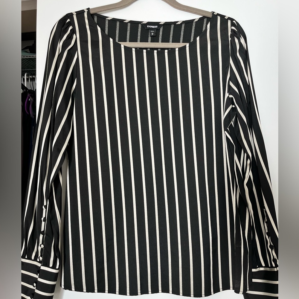 Express Blouse - Black and white